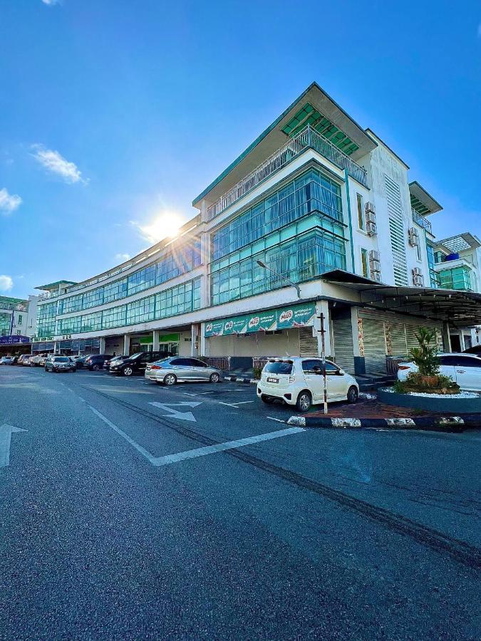 New World Express Motel Bintulu Esterno foto