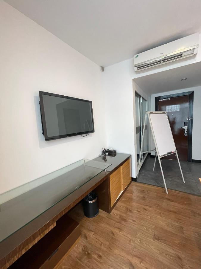 New World Express Motel Bintulu Esterno foto