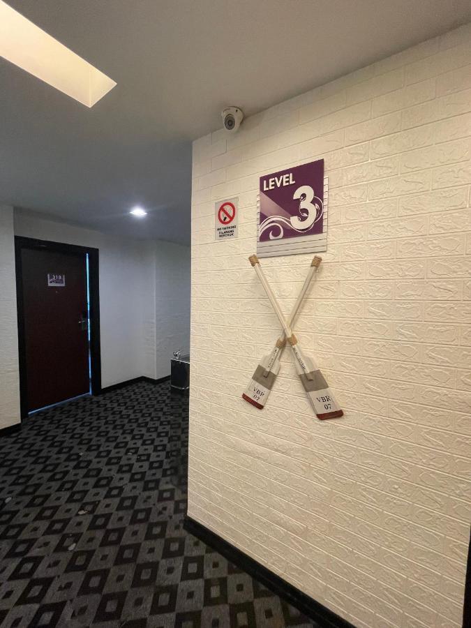 New World Express Motel Bintulu Esterno foto